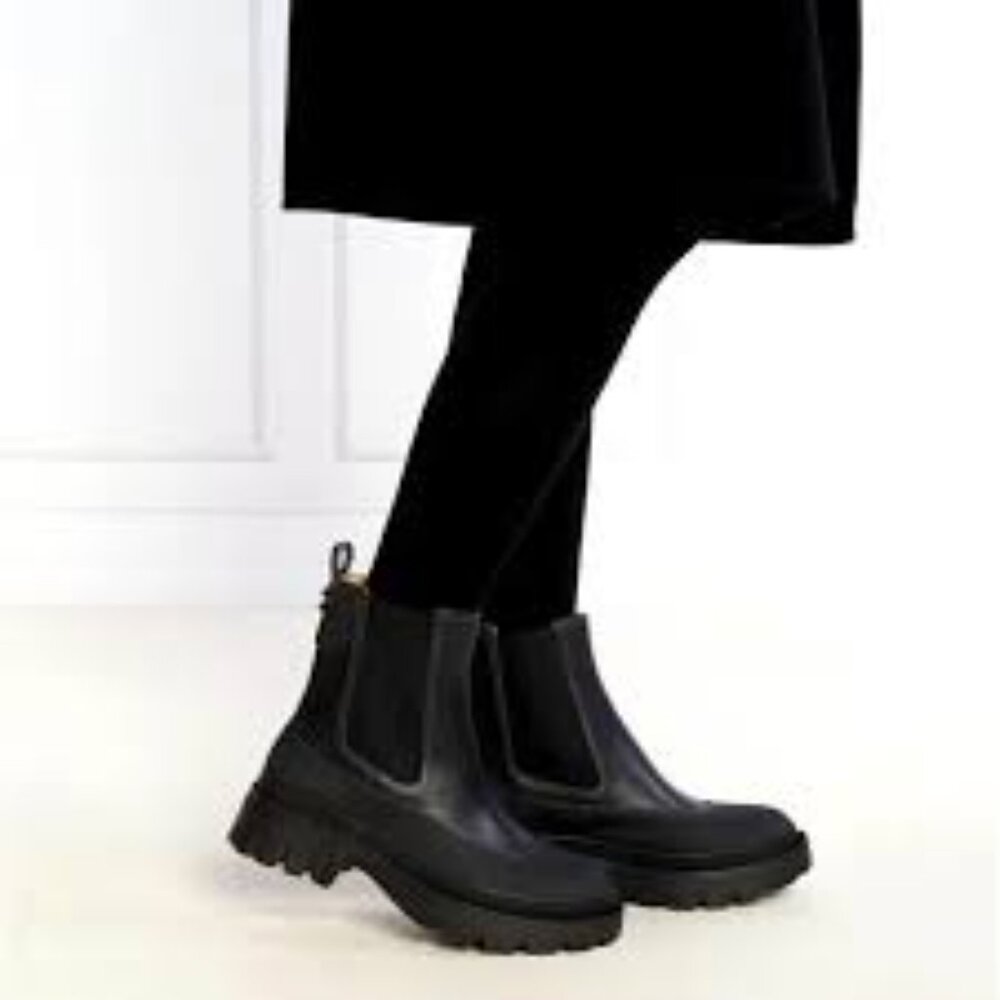 New UGG Australian Women's Black Leather Ashton Chelsea Boot